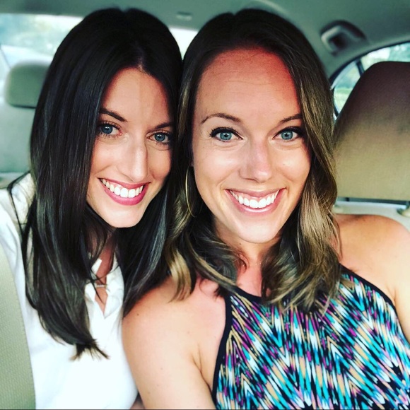 Meet your Posher, Becca - Picture 2 of 3